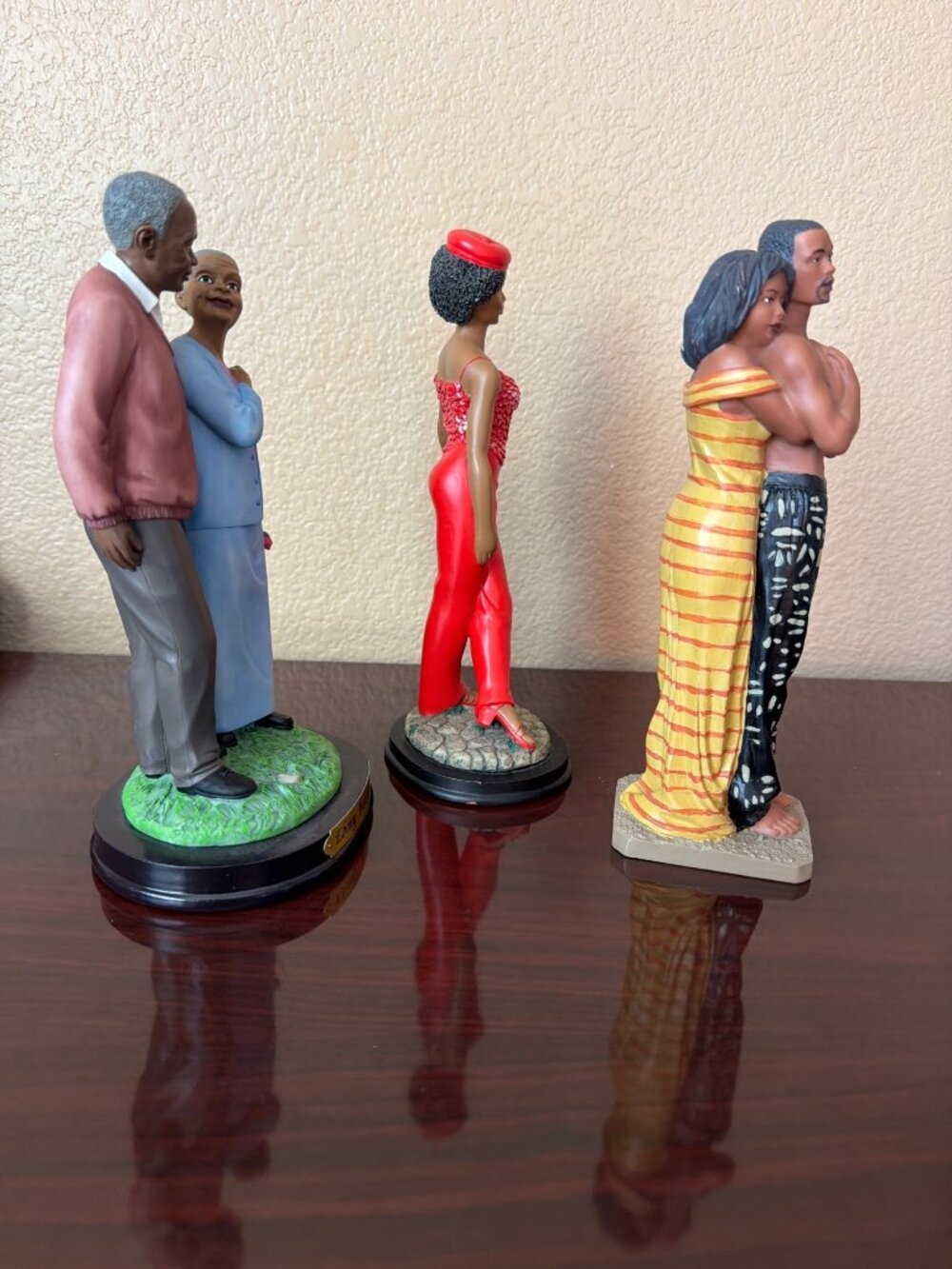 Vintage UTI Ebony Treasures African American Resin Figurines Lot of 3 Family - Picture 4 of 16